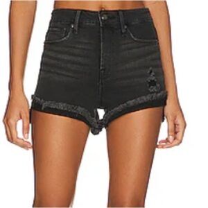 Good American Good Curve Short in Black089